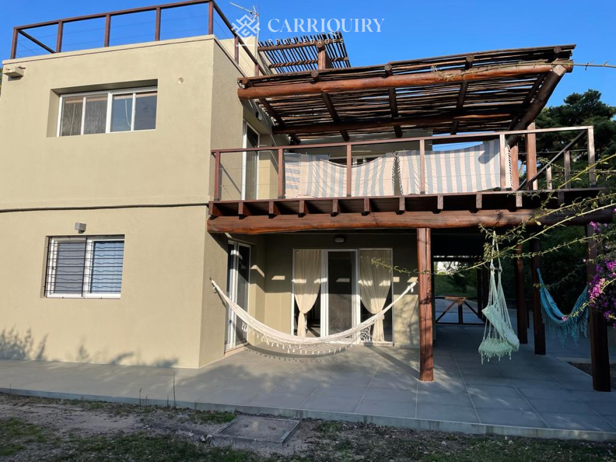 Casa ID.7487/Alquiler-casa-3-dormitorios-mas-servicio-en-Manantiales- - Venta casa con vista al mar. Punta Ballena 