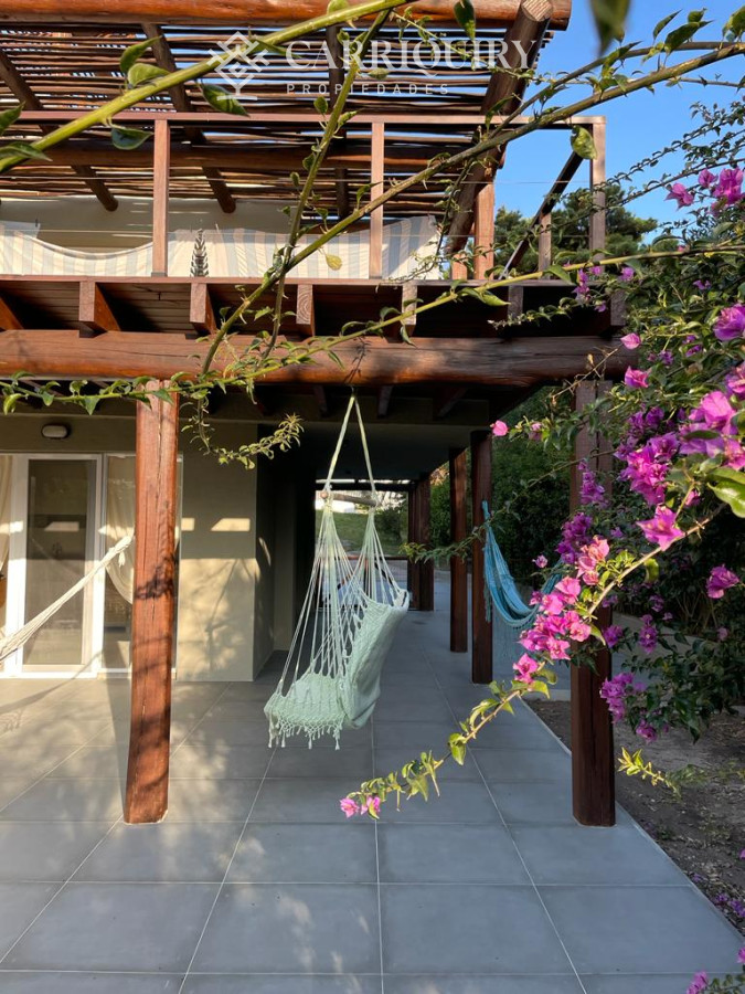 Casa ID.7487/Alquiler-casa-3-dormitorios-mas-servicio-en-Manantiales- - Venta casa con vista al mar. Punta Ballena 