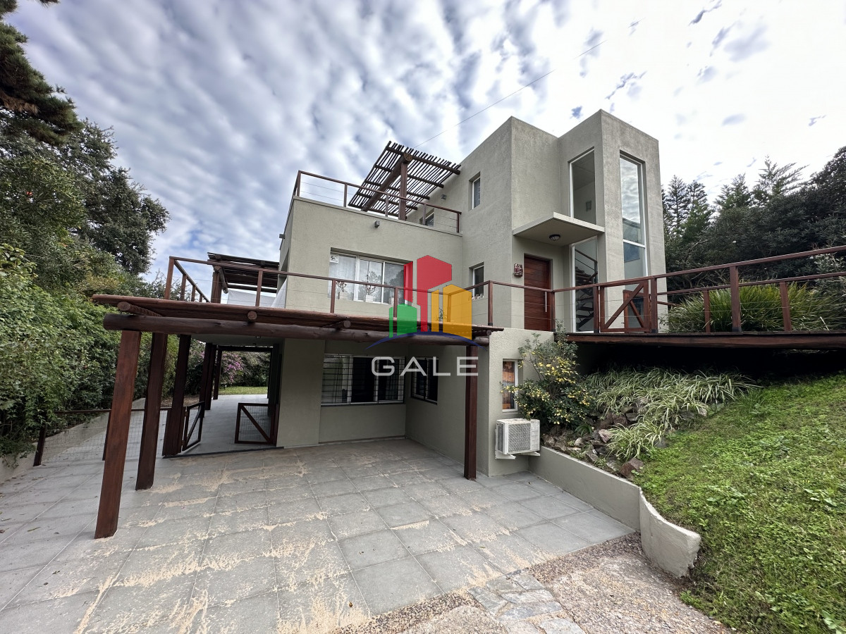 Venta casa con vista al mar. Punta Ballena   -