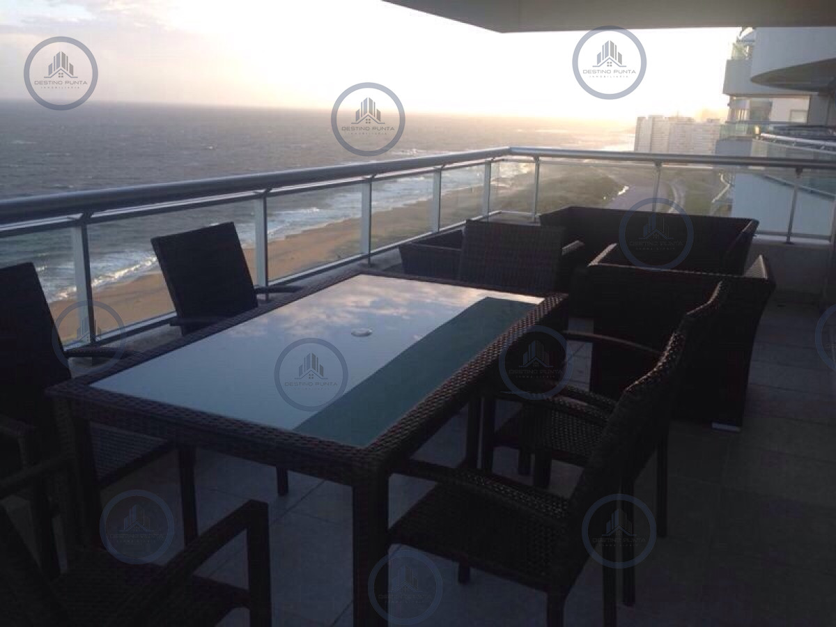 Apartamento ID.827 - Apartamento en Brava, 3 Dormitorios y Vista al Mar 