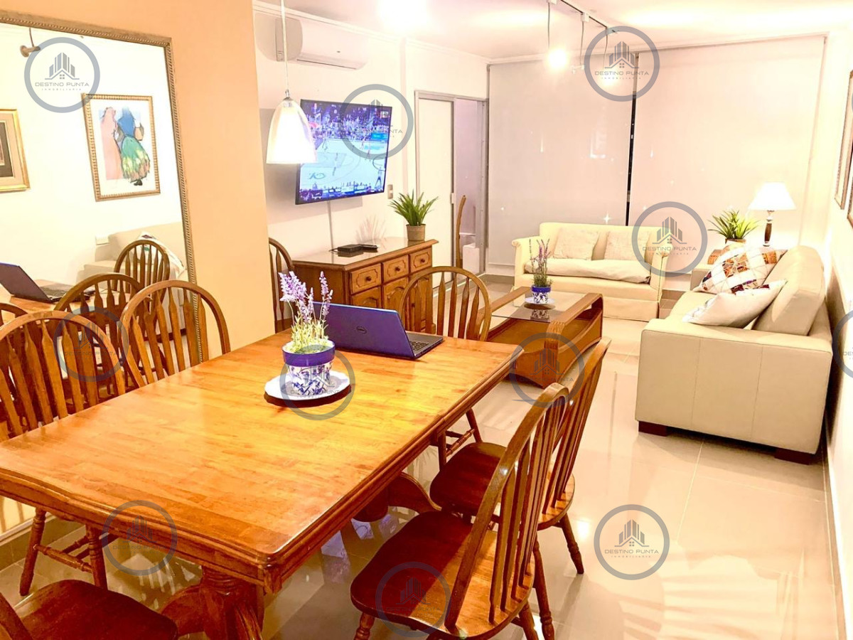 Apartamento de 3 dormitorios en Torre Triangulo a pasos de playa Brava y Península — fotografía 4