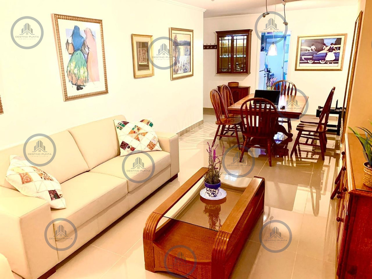 Apartamento de 3 dormitorios en Torre Triangulo a pasos de playa Brava y Península — fotografía 3
