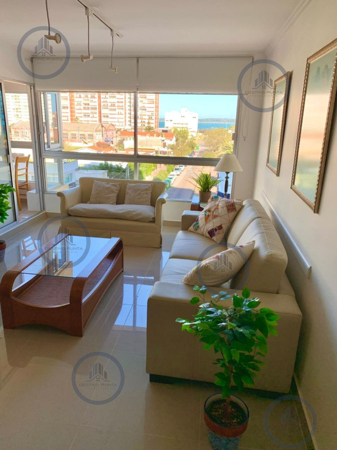 Apartamento de 3 dormitorios en Torre Triangulo a pasos de playa Brava y Península — fotografía 1