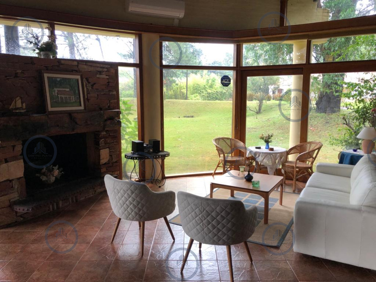 Casa ID.2266 - Casa de 4 dormitorios mas habitacion de servicio a 2 cuadras  de la playa en Solanas