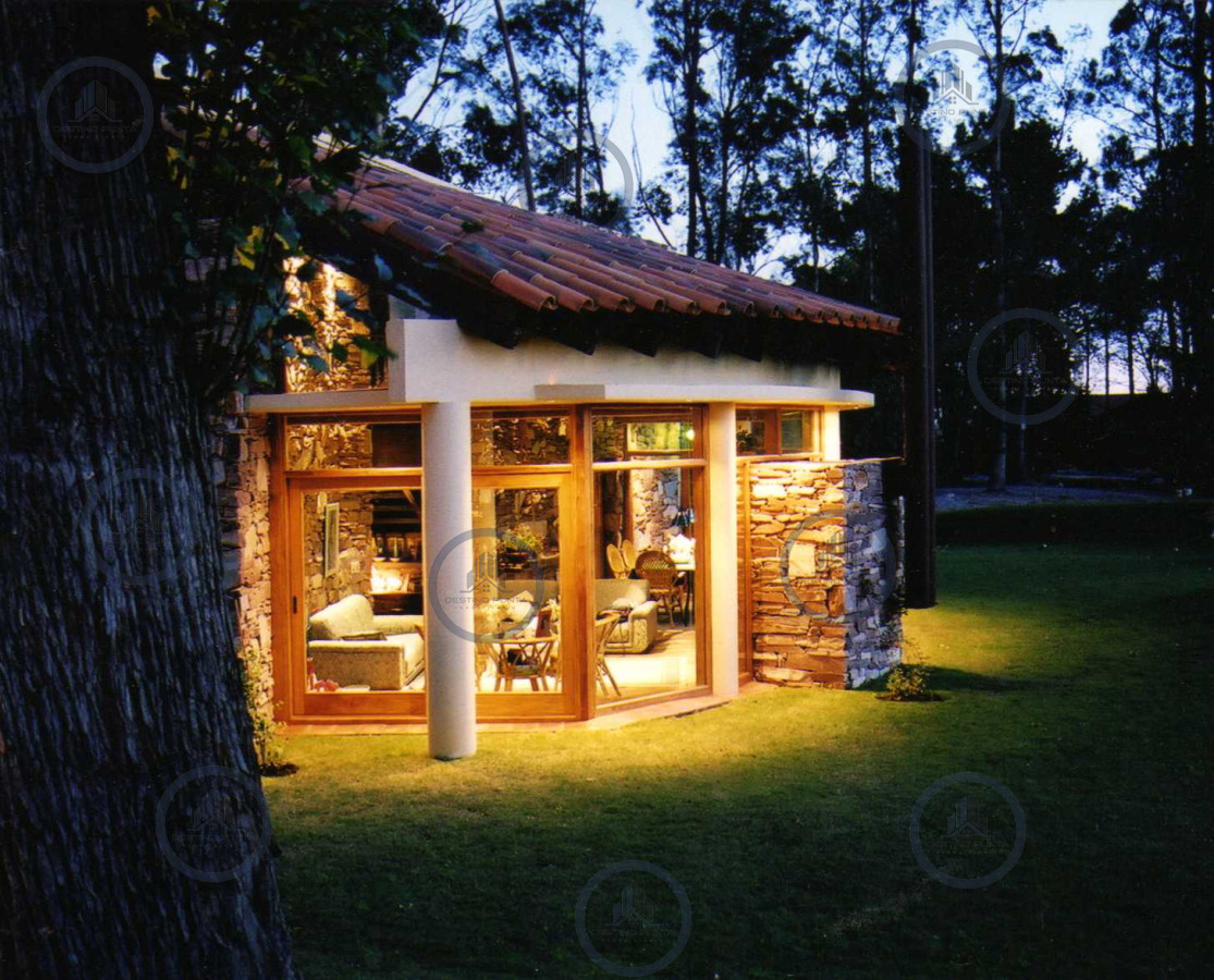 Casa de 4 dormitorios mas habitacion de servicio a 2 cuadras de la playa en Solanas — fotografía 2