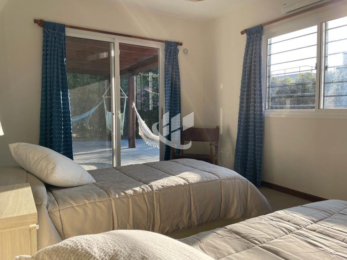 Casa ID.694 - Venta, casa, 3 dormitorios, con vista al mar, Punta Ballena 