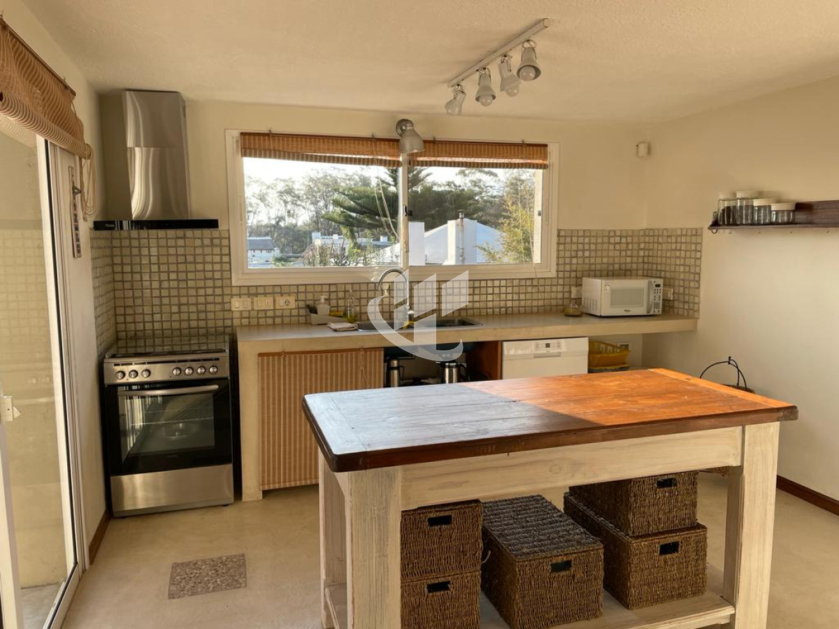 Casa ID.694 - Venta, casa, 3 dormitorios, con vista al mar, Punta Ballena 