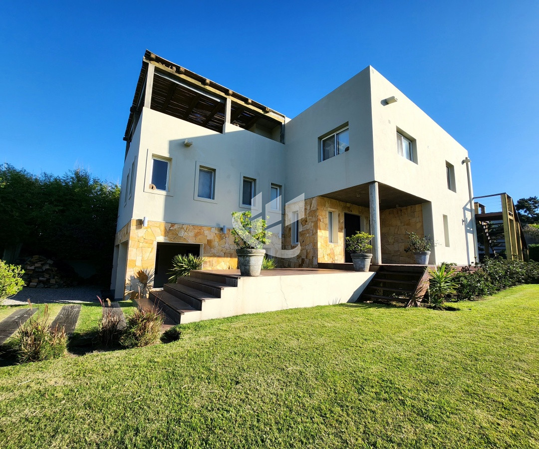 Casa ID.582 - Venta, Casa, 3 dormitorios, Tio Tom, Punta del Este