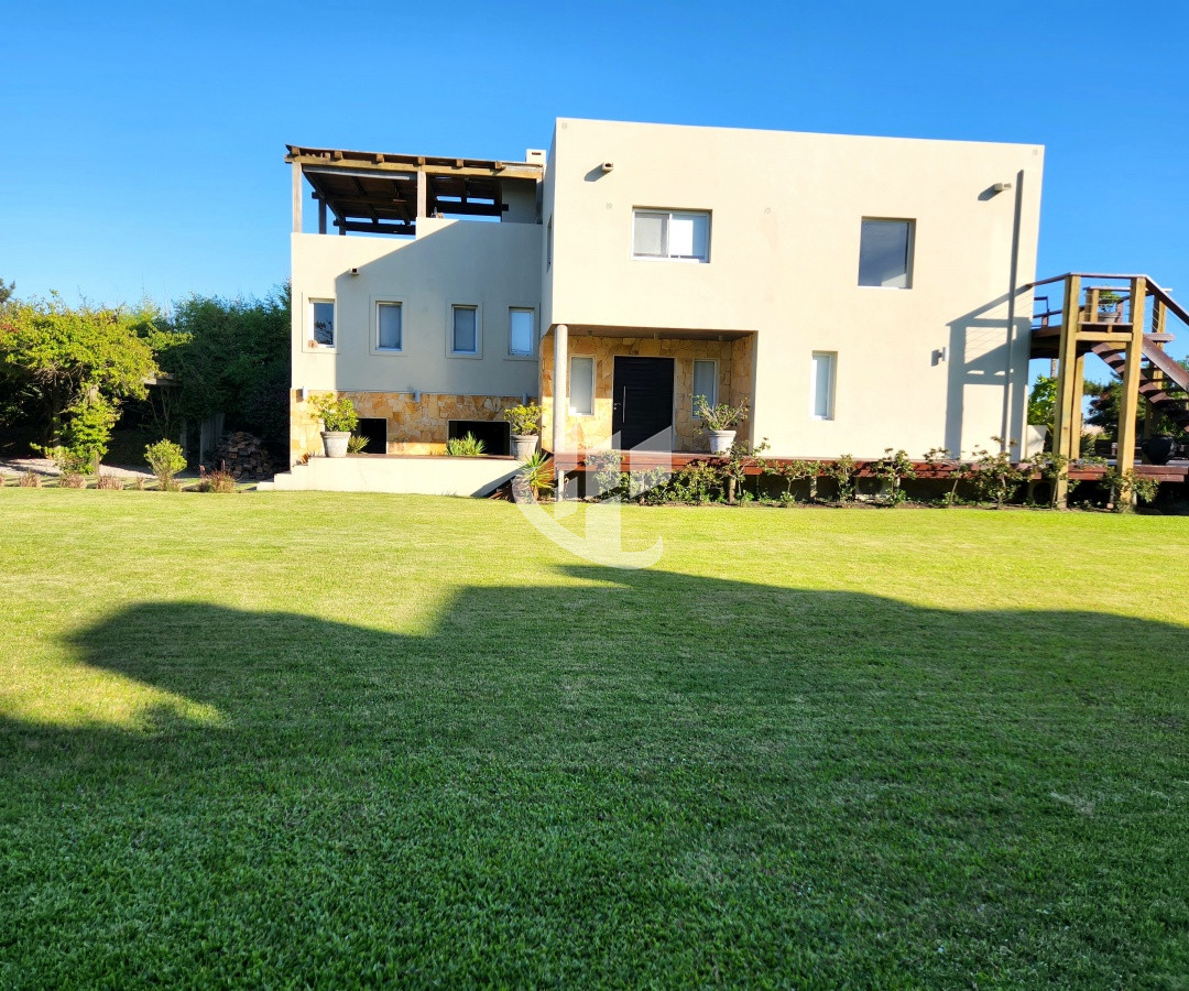 Casa ID.582 - Venta, Casa, 3 dormitorios, Tio Tom, Punta del Este