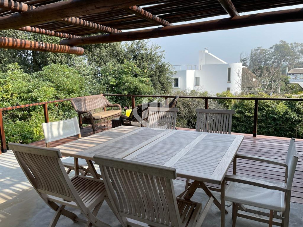 Casa ID.694 - Venta, casa, 3 dormitorios, con vista al mar, Punta Ballena 