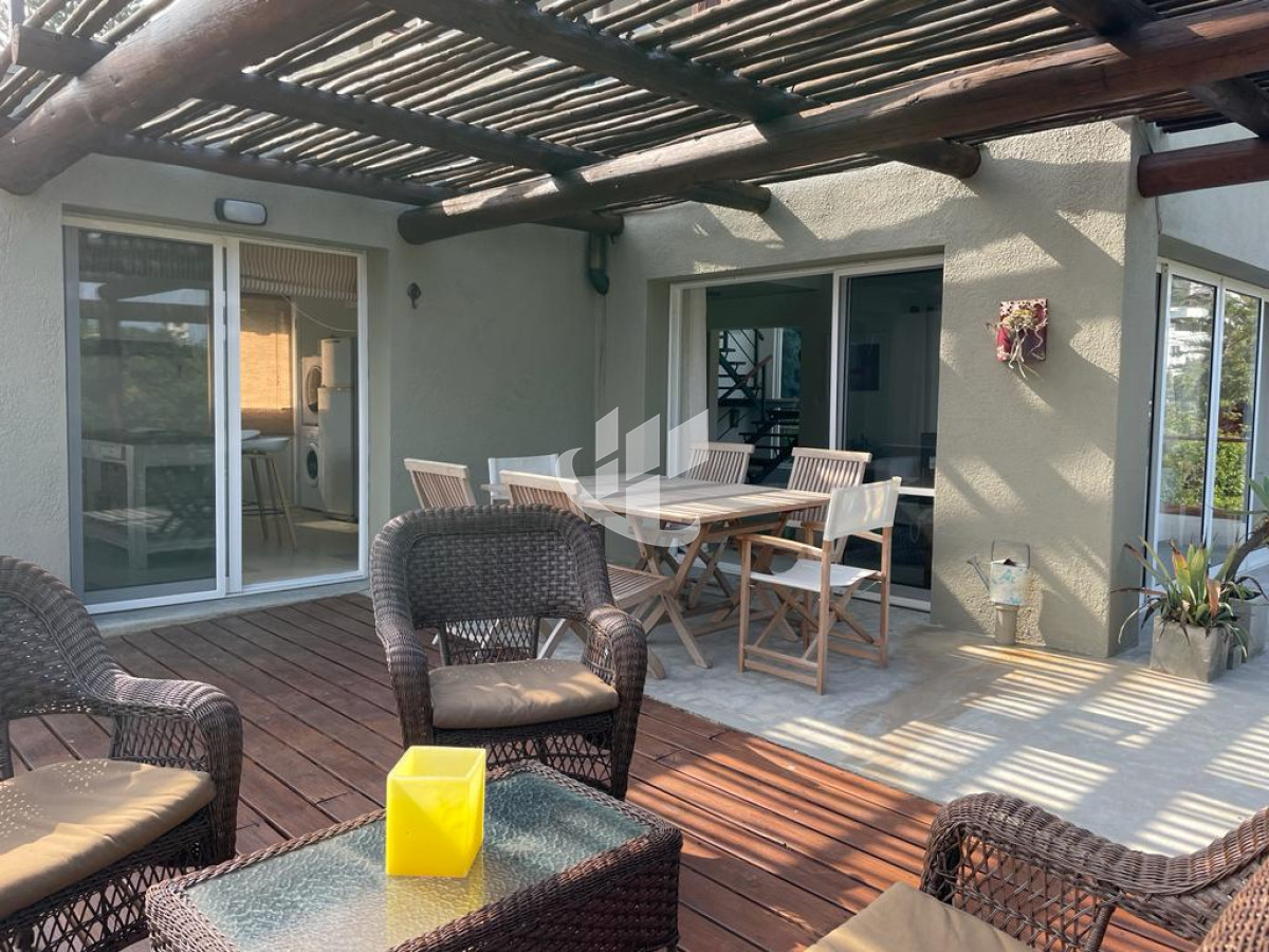 Casa ID.694 - Venta, casa, 3 dormitorios, con vista al mar, Punta Ballena 