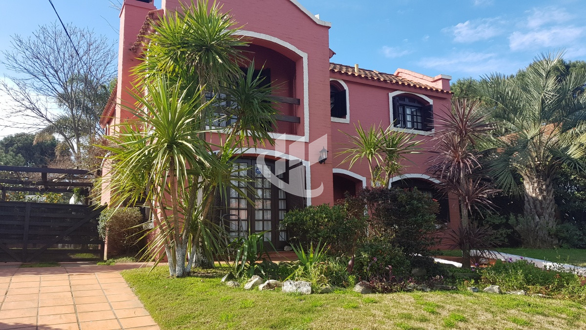 Casa ID.584 - Alquiler Temporada 5 dormitorios, Tio Tom, Punta del Este