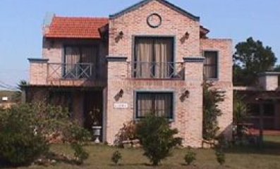 CASA EN PROPIEDAD HORIZONTAL, EN ZONA DE TIO TOM