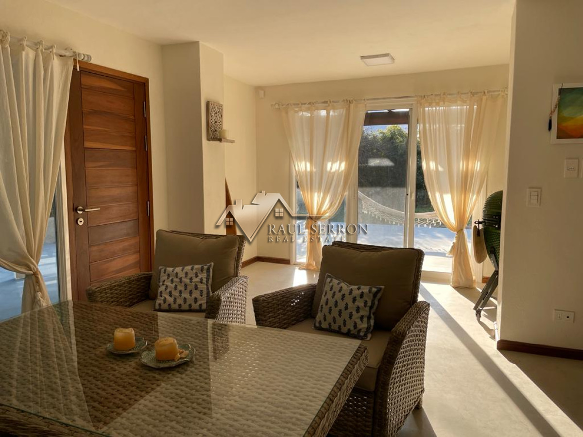 Casa ID.1584 - VENTA DE CASA DE 3 DORMITORIOS CON VISTA AL MAR EN PUNTA BALLENA 