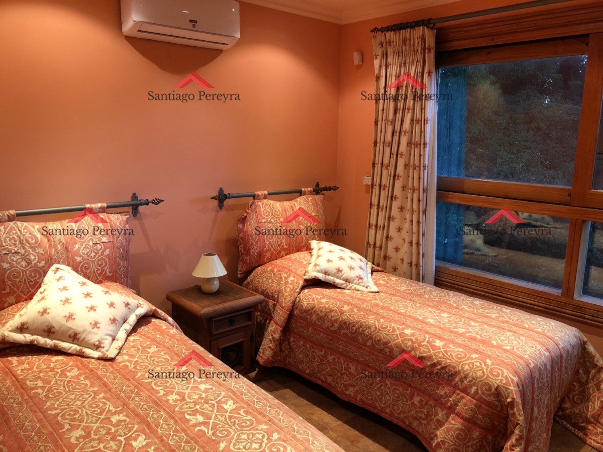 Casa ID.7500 - MUY BUENA CASA EN SOLANAS A 2 CUADRAS DE LA PLAYA