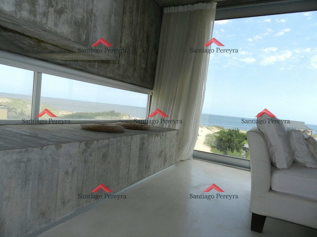 Casa ID.16705 - Excelente casa moderna en Tio tom, pegada al mar
