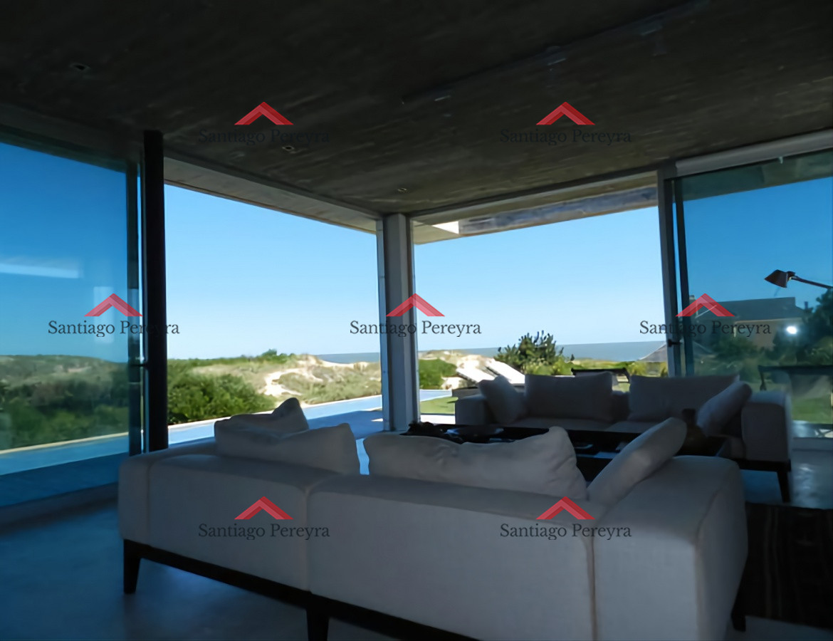 Casa ID.16705 - Excelente casa moderna en Tio tom, pegada al mar