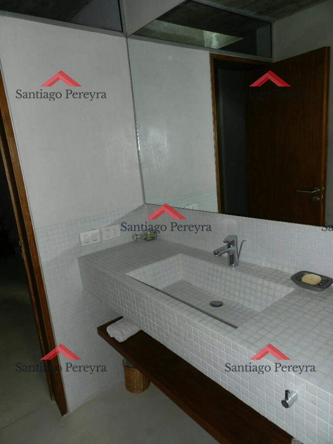 Casa ID.16705 - Excelente casa moderna en Tio tom, pegada al mar