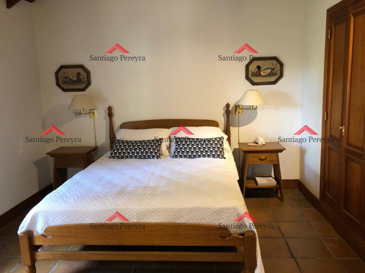 Casa ID.8521 - En Solanas hermosa casa primera linea al mar