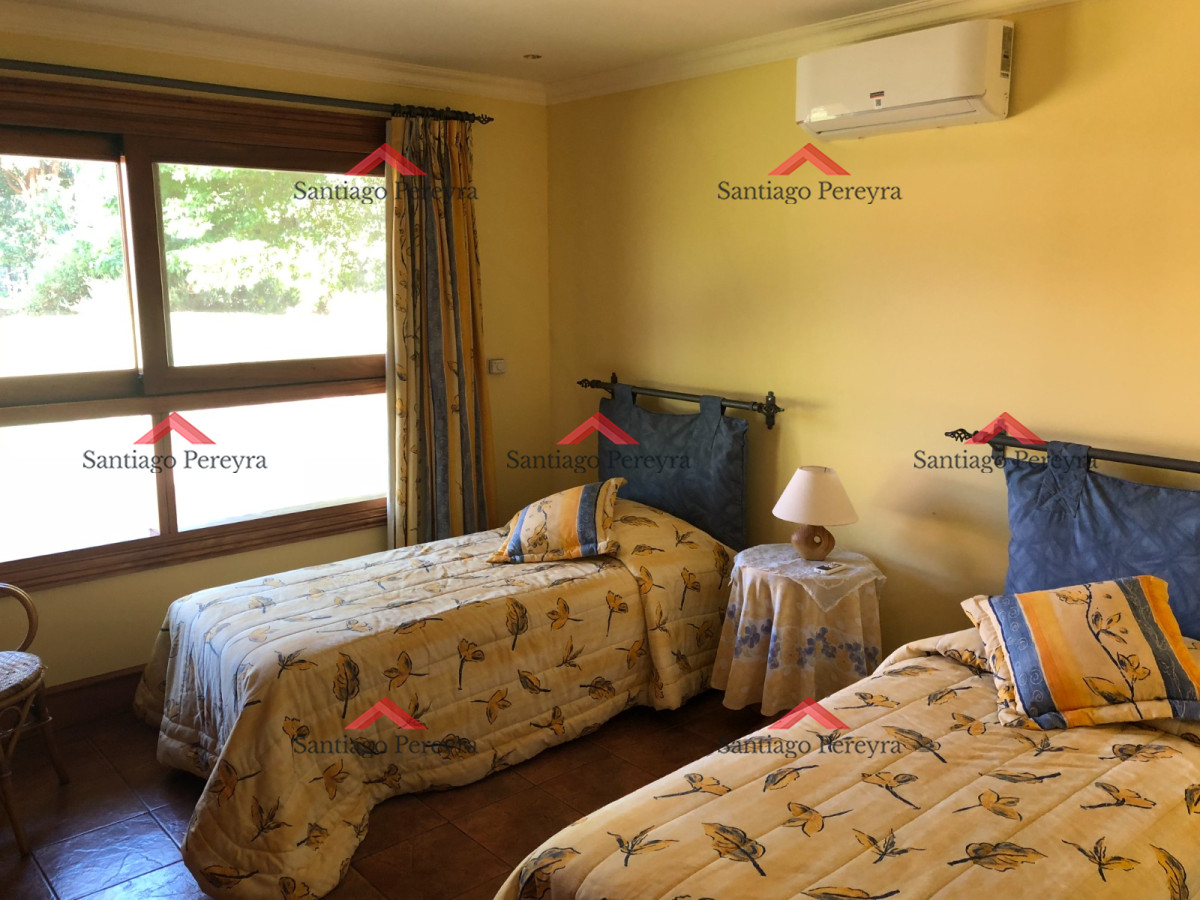 Casa ID.7500 - MUY BUENA CASA EN SOLANAS A 2 CUADRAS DE LA PLAYA