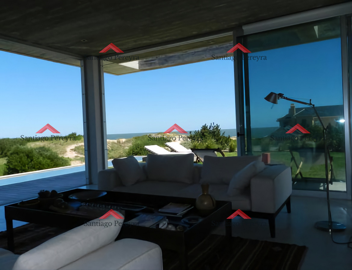 Casa ID.16705 - Excelente casa moderna en Tio tom, pegada al mar