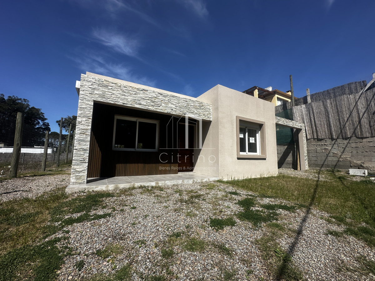Casa ID.2051 - Venta casa zona Piedras del chileno. Playa mansa 