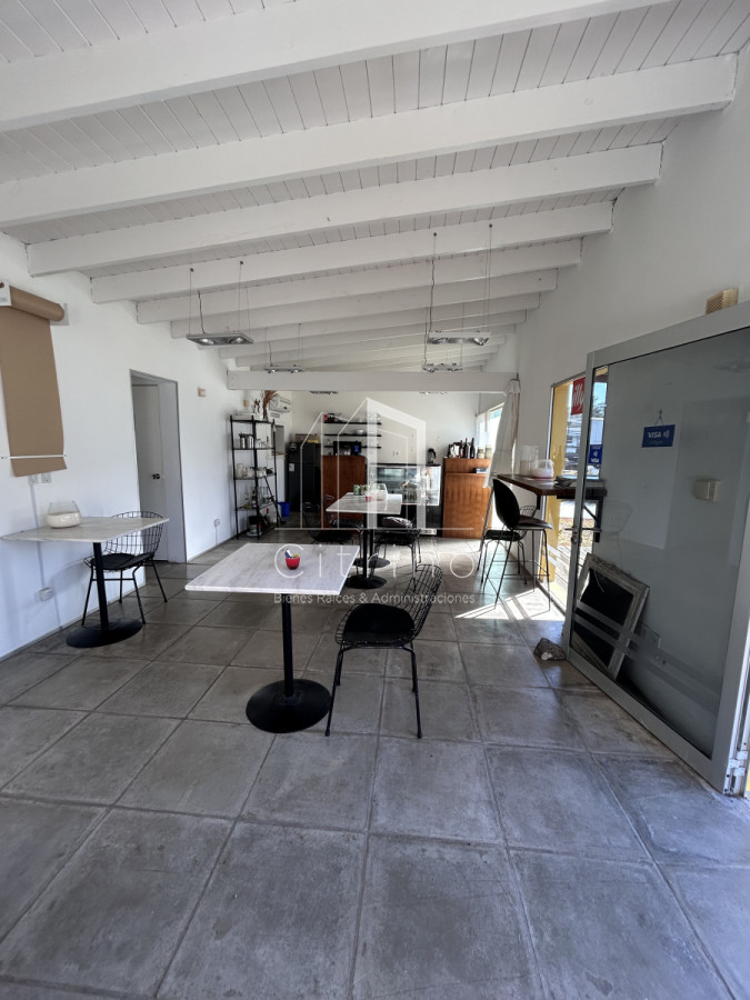 Local Comercial ID.2756 - Local en Punta Ballena, 