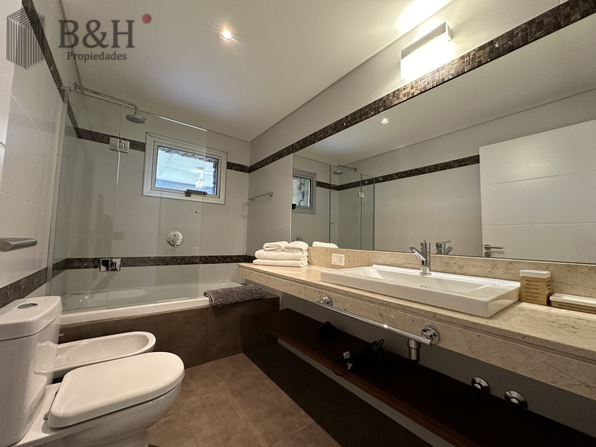 Apartamento ID.7459 - Venta de excelente apartamento en Punta Ballena 