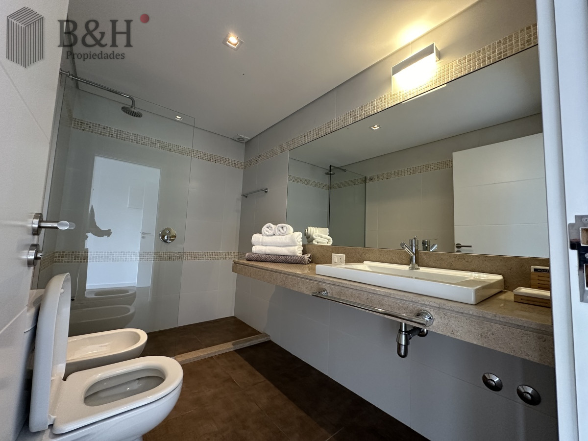 Apartamento ID.7459 - Venta de excelente apartamento en Punta Ballena 