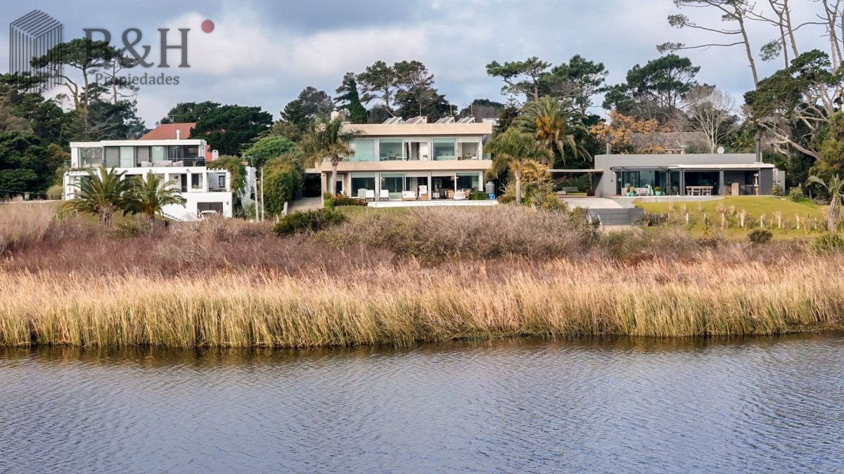 Casa ID.7204 - Venta casa en Laguna del Diario 