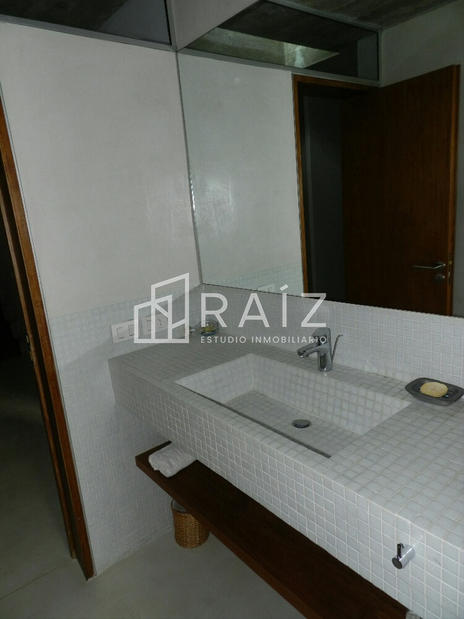 Casa ID.11558 - CASA EN VENTA 4 DORMITORIOS TIO TOM