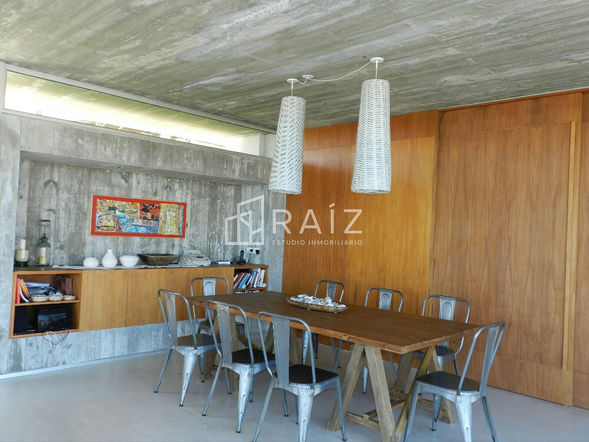 Casa ID.11558 - CASA EN VENTA 4 DORMITORIOS TIO TOM