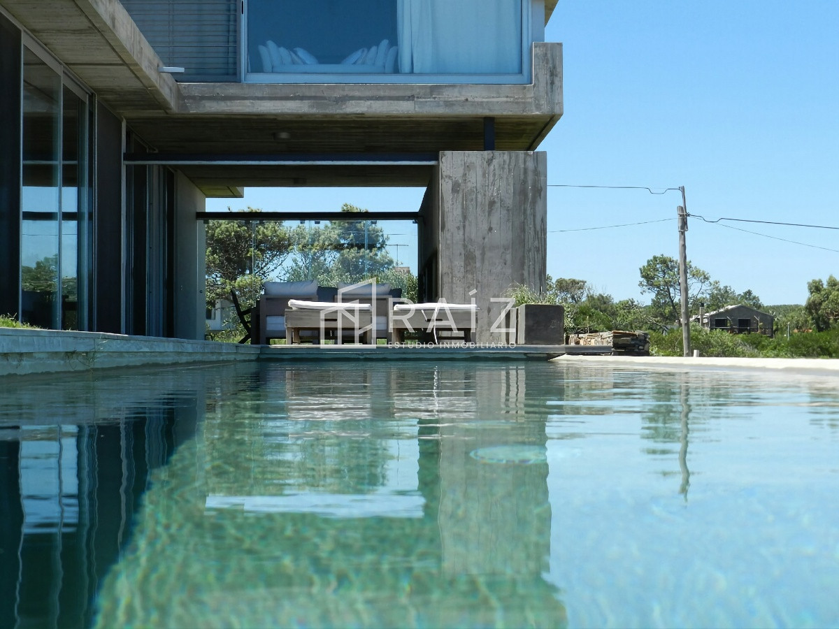 Casa ID.11558 - CASA EN VENTA 4 DORMITORIOS TIO TOM