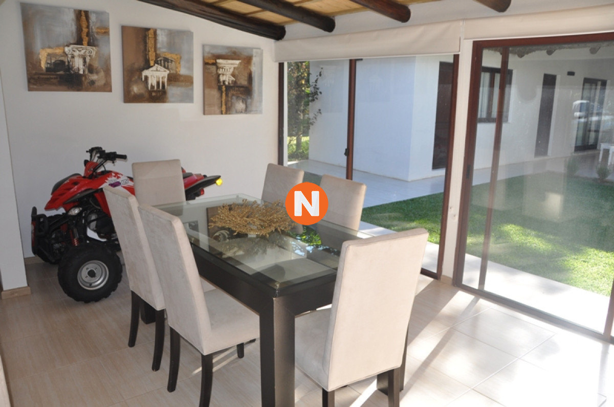 Casa Ref.225395 - Casa en alquiler y venta