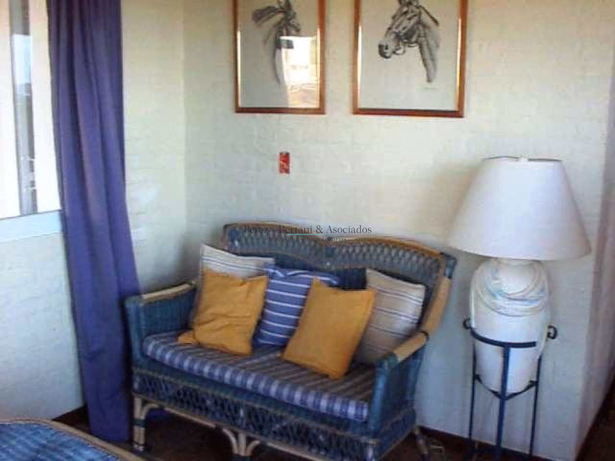 Casa ID.841 - HERMOSA CASA EN  PUNTA BALLENA,  VISTA AL MAR