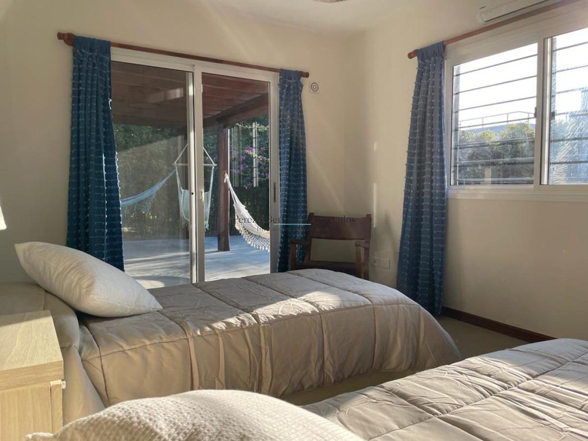 Casa ID.879 - Venta casa con vista al mar. Punta Ballena 