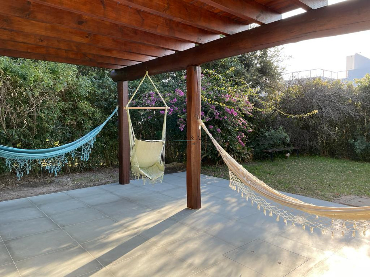 Casa ID.879 - Venta casa con vista al mar. Punta Ballena 