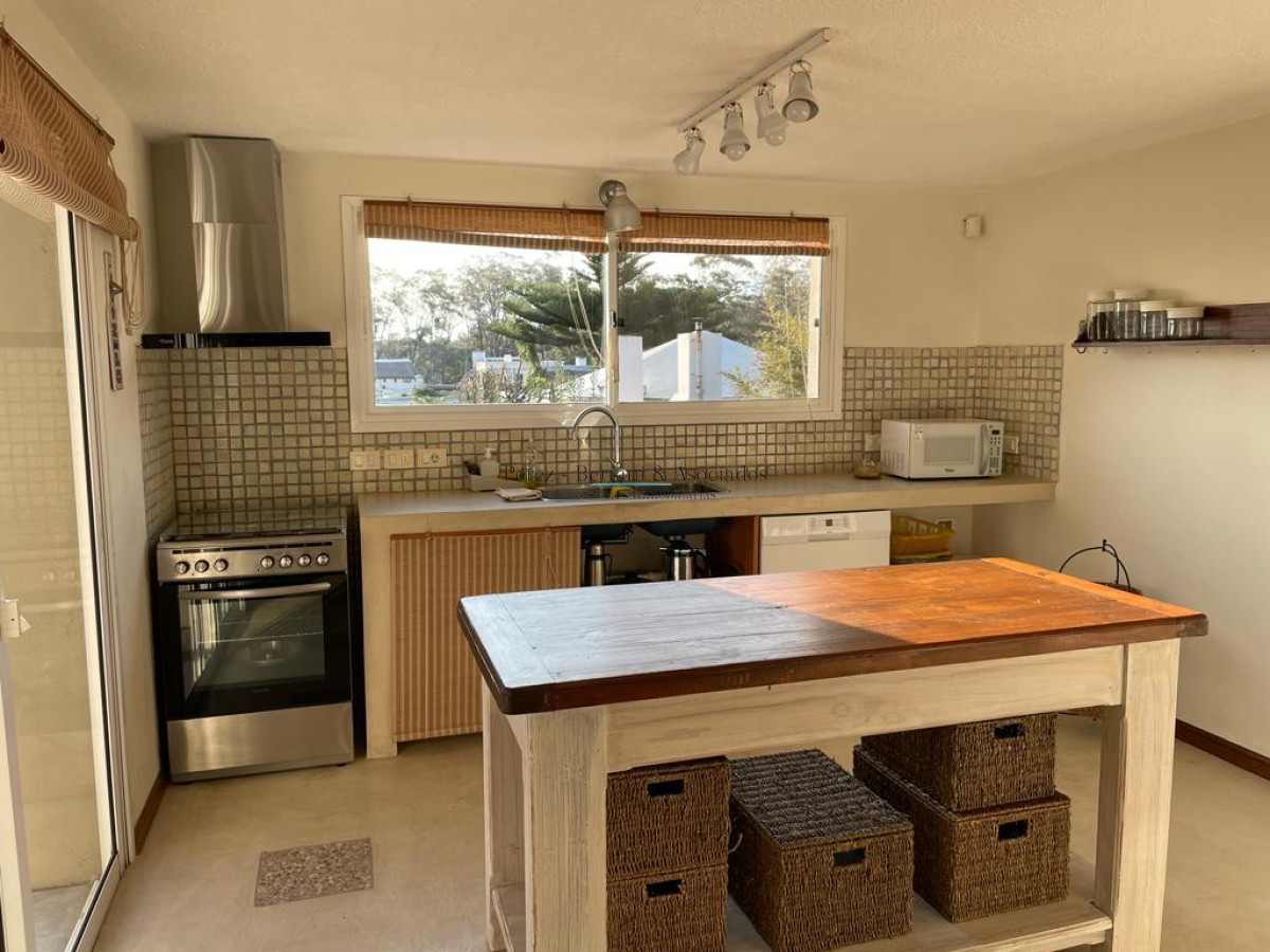 Casa ID.879 - Venta casa con vista al mar. Punta Ballena 