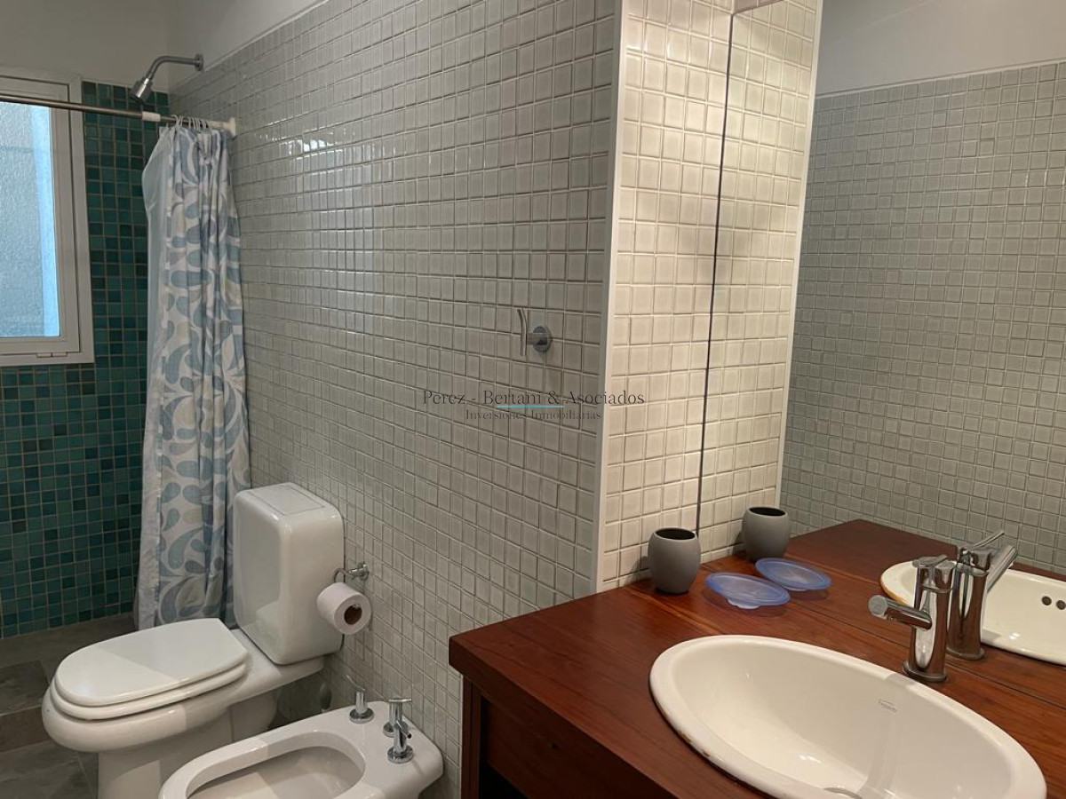 Casa ID.879 - Venta casa con vista al mar. Punta Ballena 