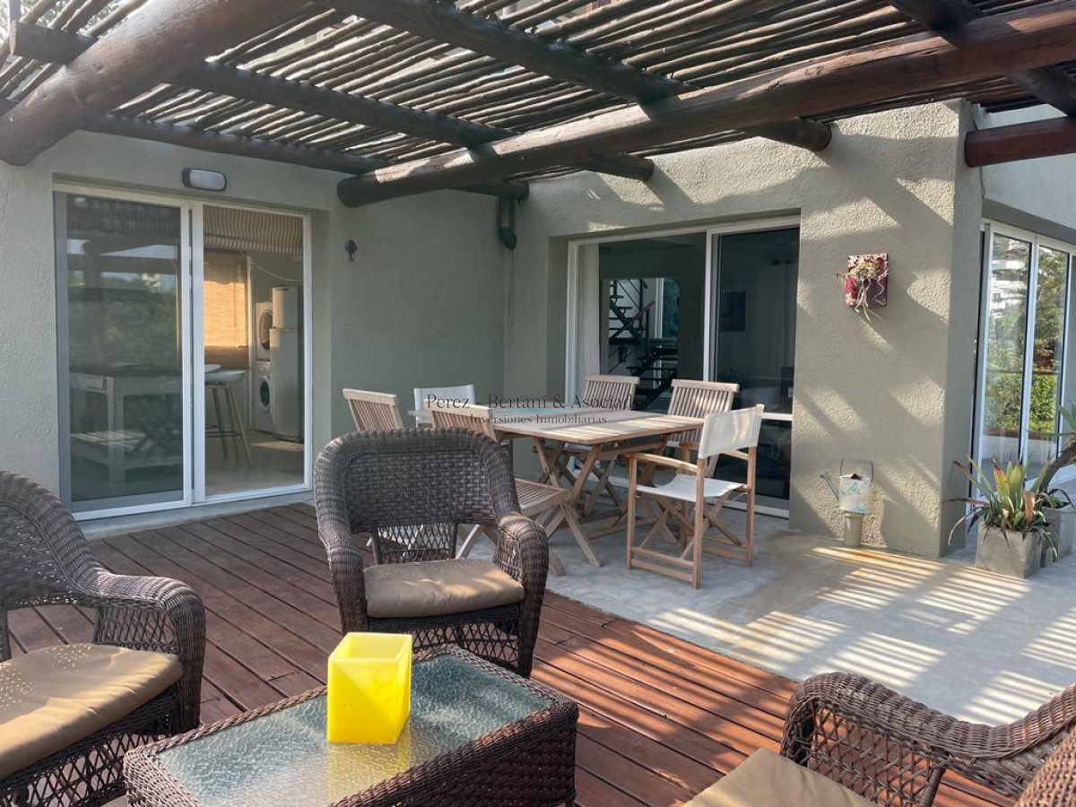 Casa ID.879 - Venta casa con vista al mar. Punta Ballena 