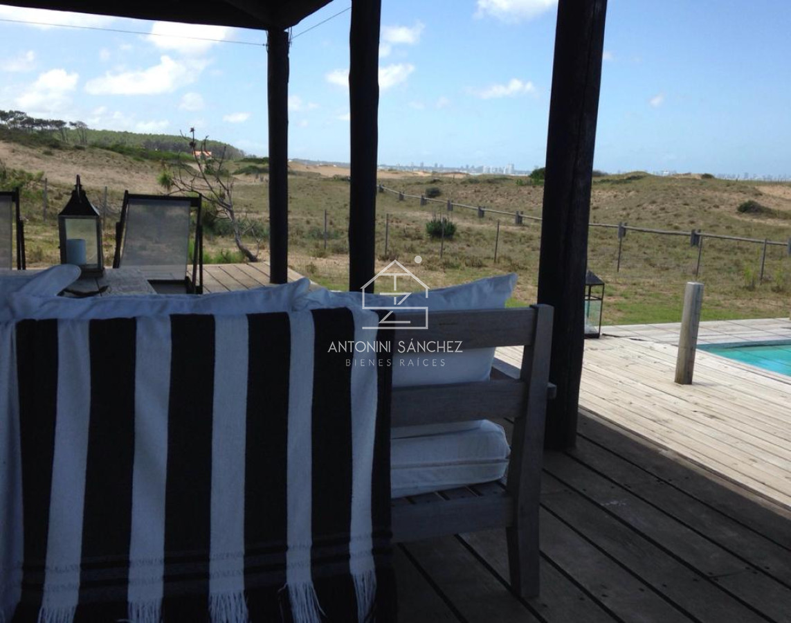 Casa ID.1844 - Venta Casa en primera línea al mar, Punta Ballena 