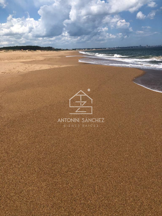 Casa ID.1844 - Venta Casa en primera línea al mar, Punta Ballena 