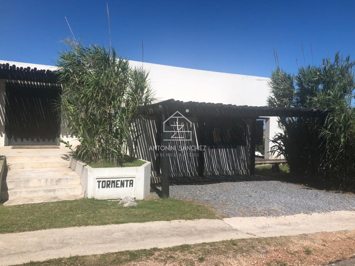 Casa ID.1844 - Venta Casa en primera línea al mar, Punta Ballena 