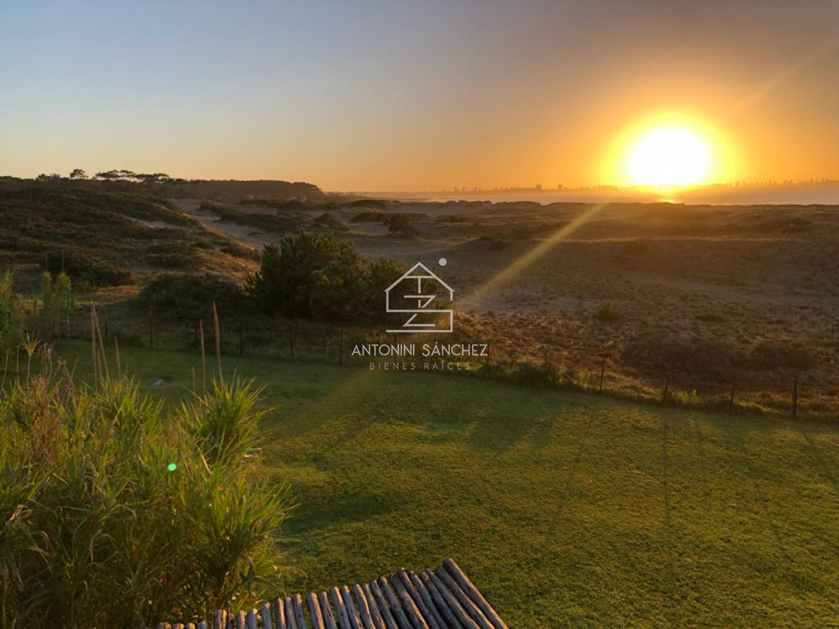 Casa ID.1844 - Venta Casa en primera línea al mar, Punta Ballena 