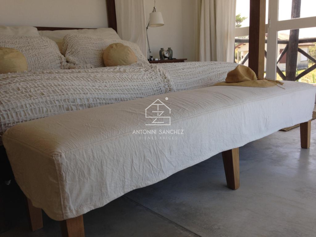 Casa ID.1844 - Venta Casa en primera línea al mar, Punta Ballena 