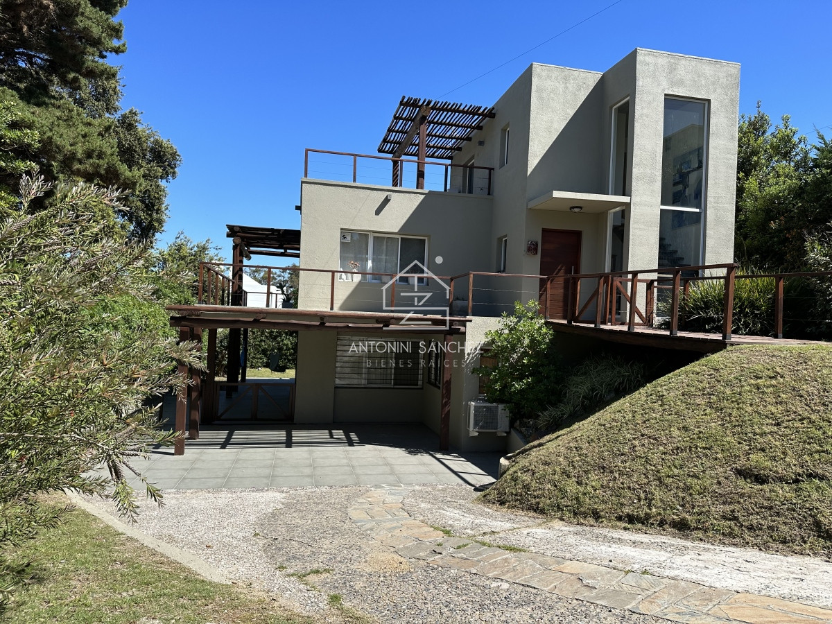 Casa ID.1849 - Venta casa con vista al mar. Punta Ballena 