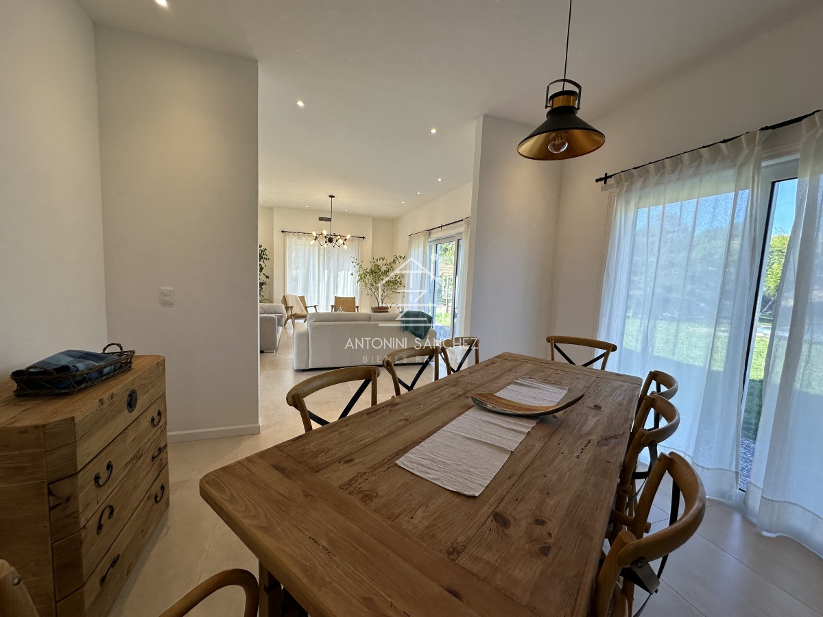 Casa ID.2397 - Venta casa en zona Chihuahua, Punta Ballena 
