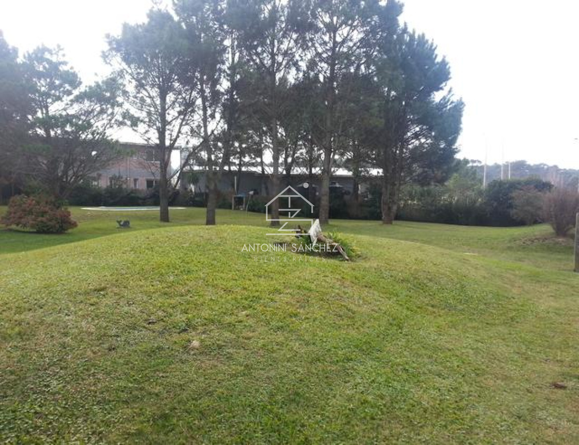 Casa ID.2396 - Casa en alquiler y venta