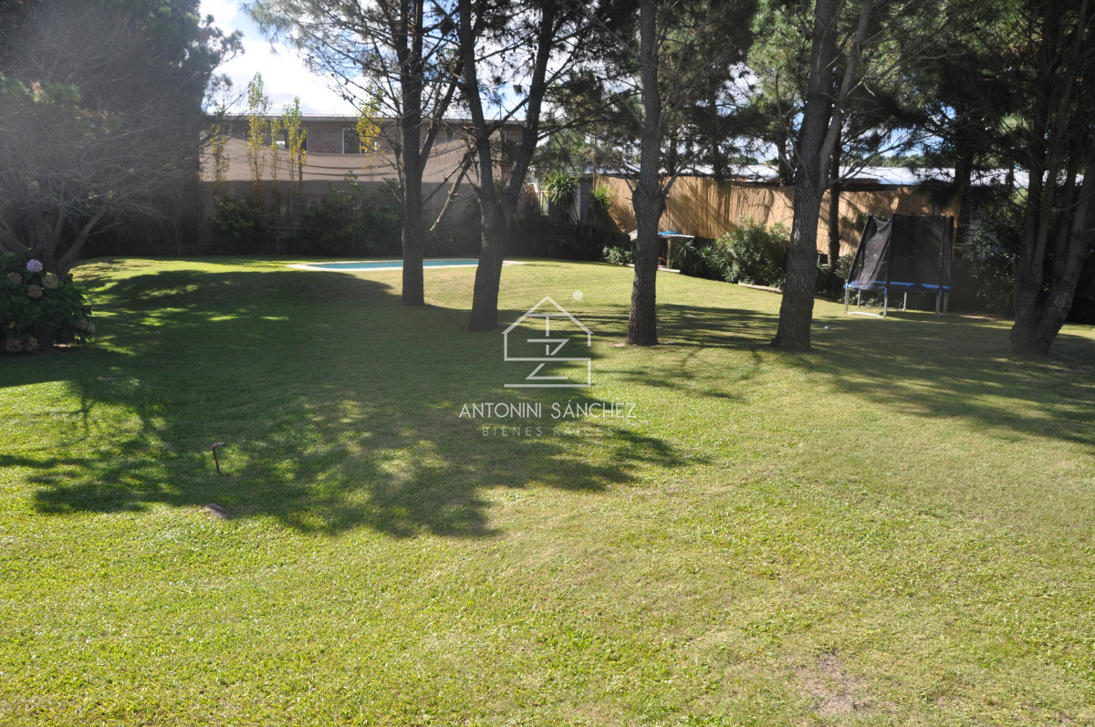 Casa ID.2396 - Casa en alquiler y venta