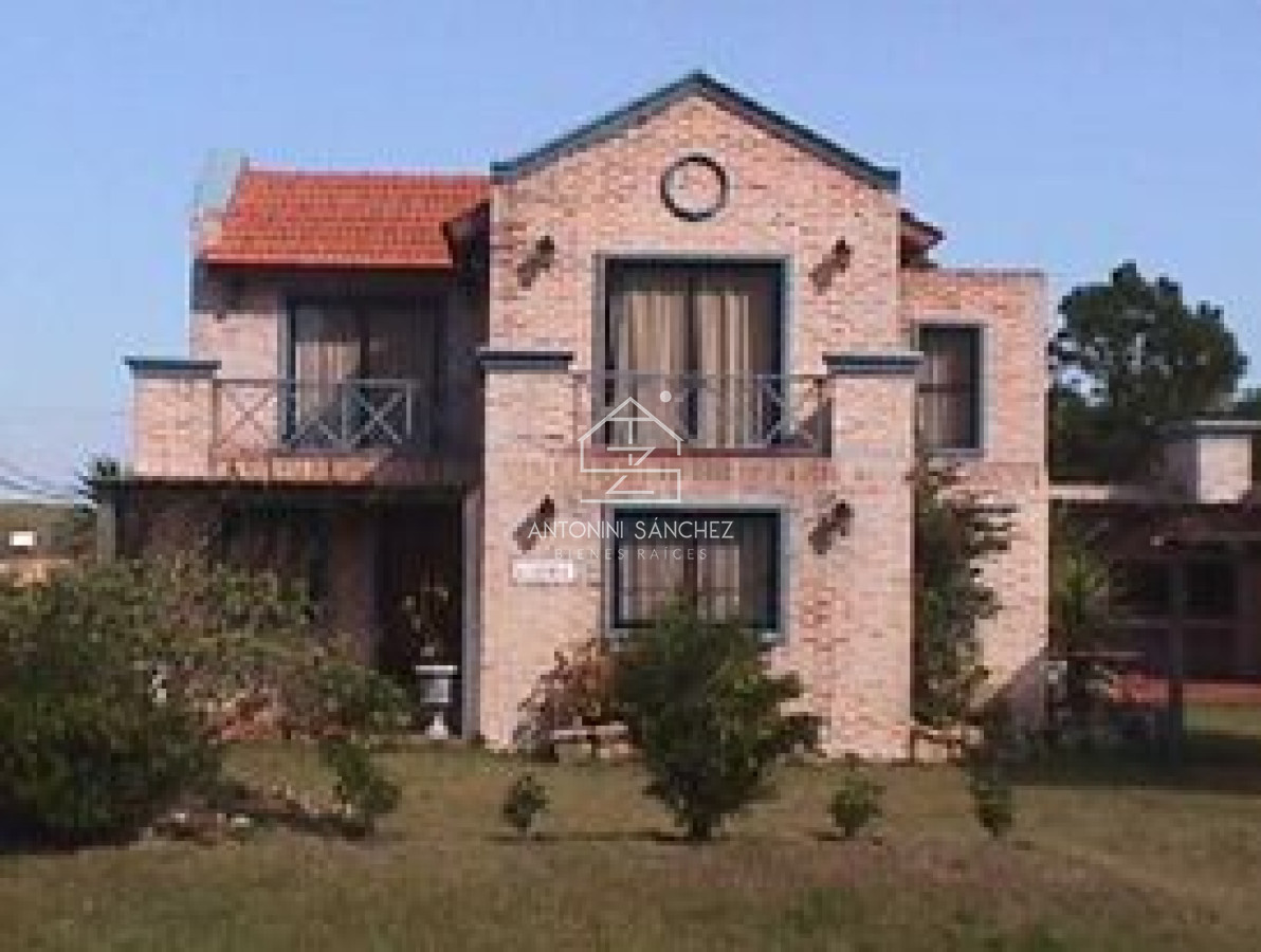 Casa ID.2395 - CASA EN PROPIEDAD HORIZONTAL, EN ZONA DE TIO TOM